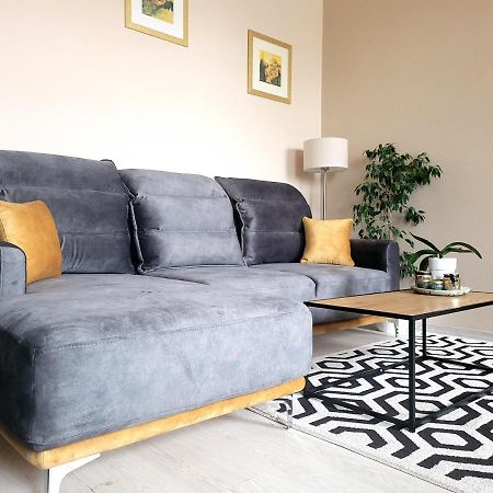 Cozy 2 Room Apartment In The Oldtown Of クライペダ エクステリア 写真