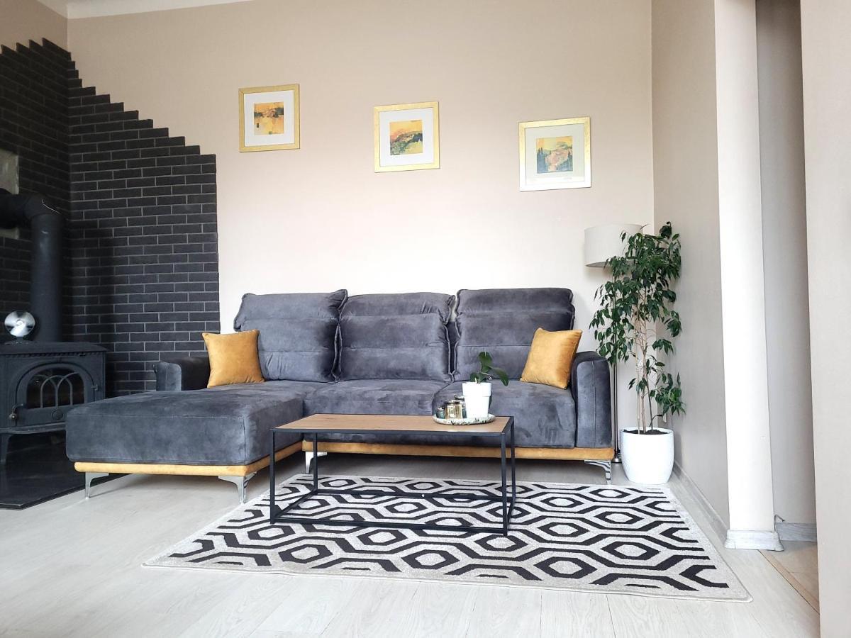 Cozy 2 Room Apartment In The Oldtown Of クライペダ エクステリア 写真