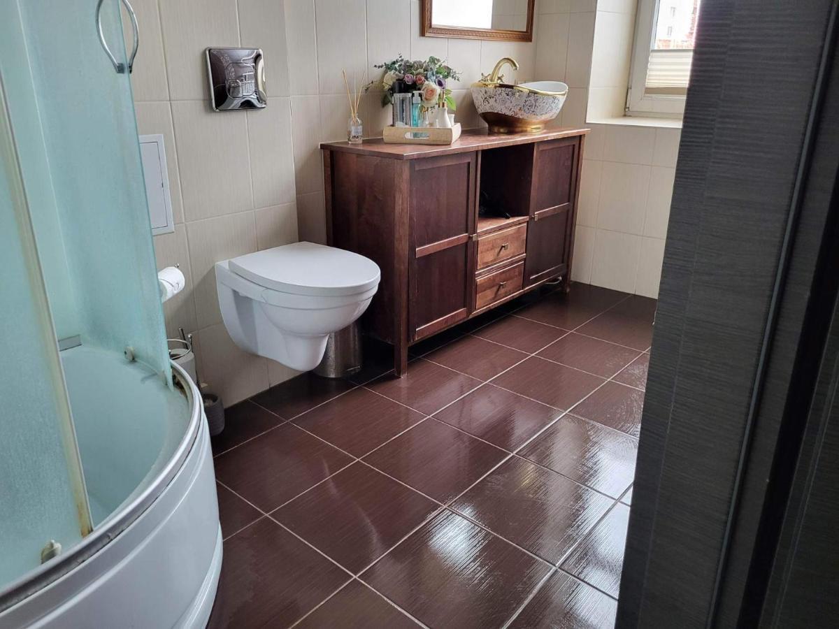 Cozy 2 Room Apartment In The Oldtown Of クライペダ エクステリア 写真